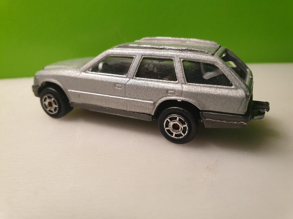 Majorette 250 - Mercedes 300TE [zilver] 1/63, Ophalen of Verzenden, Gebruikt, Auto