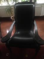 Antiek lig stoel van leder en merbauw hout uit Indonesie, Huis en Inrichting, Stoelen, Ophalen of Verzenden, Bruin, Hout, Twee