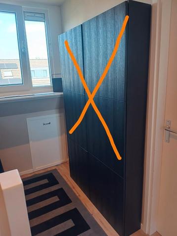 2x IKEA wandkast met zwarte houtnerf deur, 60x64x22