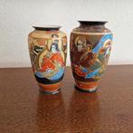 2 Japanse vazen, Ophalen