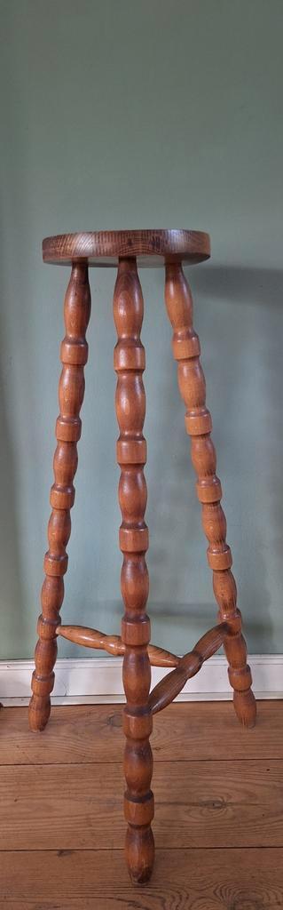 Franse landelijke Piëdestal, plantentafel. beschikbaar voor biedingen