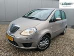 Lancia Musa 1.4 Oro | NW APK | 117dkm | Trekhaak | airco, Voorwielaandrijving, Gebruikt, 4 cilinders, 400 kg