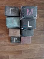 Partij nieuwe portemonnees met een letter erop, Sieraden, Tassen en Uiterlijk, Portemonnees, Ophalen of Verzenden, Nieuw, Overige kleuren