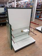 Glazen winkelkast met legplanken, Ophalen