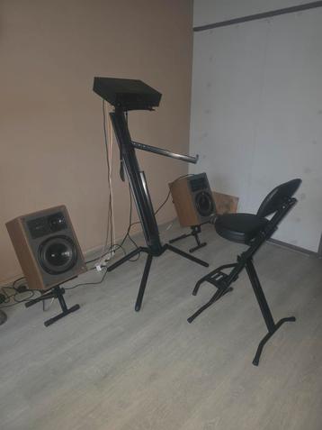 K&M spyder pro keyboard of synthesizer standaard lees! beschikbaar voor biedingen