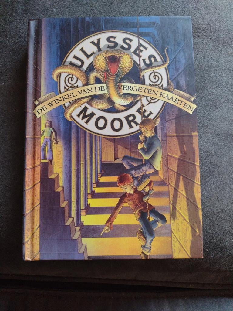 Ulysses Moore - 2 de winkel van de vergeten kaarten, Ophalen of Verzenden, Zo goed als nieuw, Ulysses Moore, Fictie algemeen