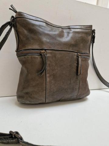 Donkergroene leren tas van Bear. beschikbaar voor biedingen