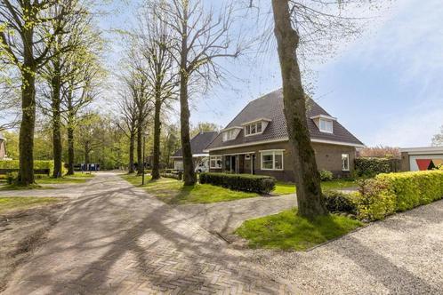 Parklaan 8, 7822 EB Emmen, Huizen en Kamers, Huizen te koop, Drenthe, 200 tot 500 m², Twee onder één kap, E