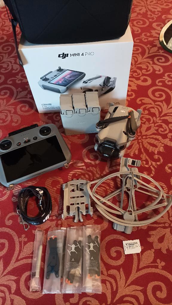 DJI Mini 4 Pro Fly more ,Met Smart Controller Extra,s, 675€,, Audio, Tv en Foto, Drones, Zo goed als nieuw, Drone met camera, Ophalen of Verzenden