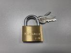 Hangslot Master Vline 50mm, Ophalen of Verzenden, Zo goed als nieuw, Koper of Messing, Slot