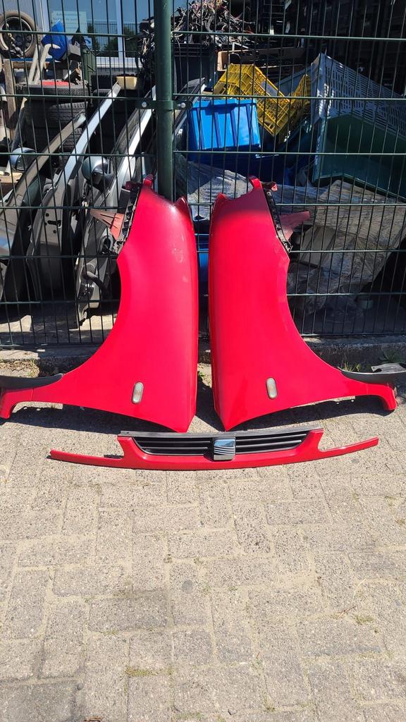 SEAT AROSA VOORSCHERMEN +GRIL BJ 1997 TOT 2000, Ophalen of Verzenden, Gebruikt, Spatbord
