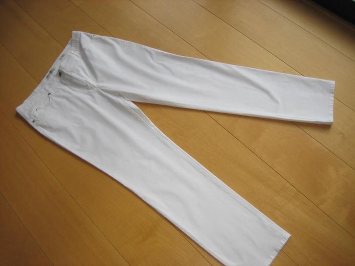Zeer mooie witte pantalon GERRY WEBER type ROMY 44R snazzeys, Kleding | Dames, Broeken en Pantalons, Nieuw, Maat 42/44 (L), Wit