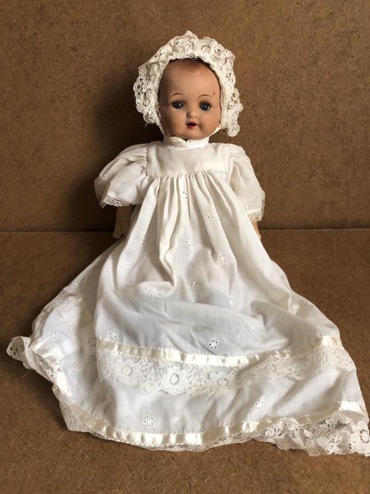 Oude / Antieke Baby Pop Papier Mache 36 cm Doopjurk 1930, Verzamelen, Poppen, Gebruikt, Pop, Ophalen of Verzenden