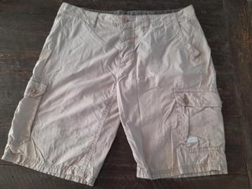 Beige Esprit korte broek, maat D38. beschikbaar voor biedingen