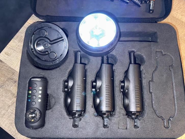 Sonik gizmo 3+1 met lamp. Zgan., Watersport en Boten, Hengelsport | Karpervissen, Zo goed als nieuw, Overige typen, Ophalen of Verzenden