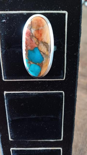 Zilveren ring (925) van gekleurd howliet, 19,5/9 3/4. Nieuw beschikbaar voor biedingen