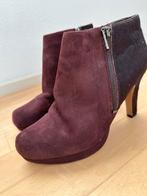 Bordeauxrode Clarks enkellaarsjes met suede en vacht, Kleding | Dames, Ophalen, Gedragen, Bruin, Lage of Enkellaarzen