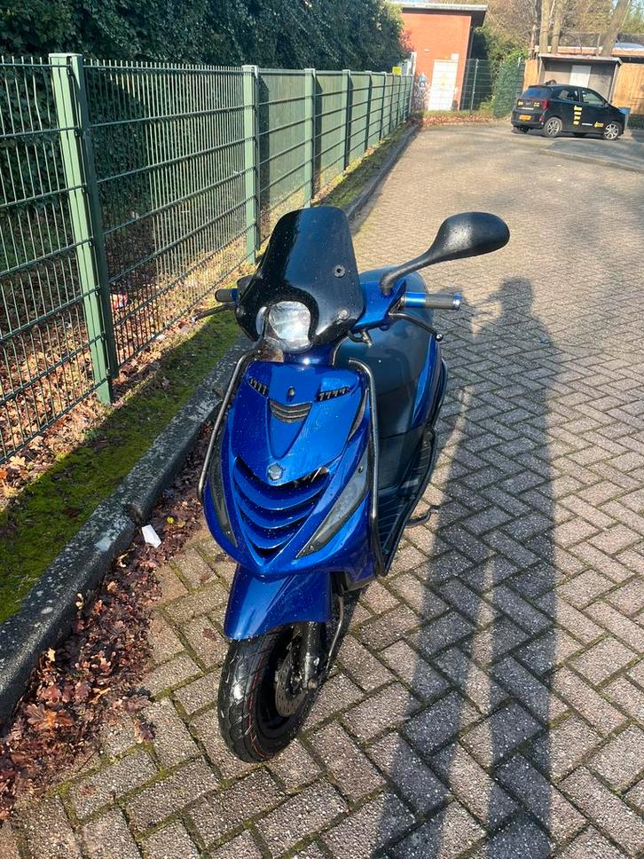 Piaggio zip 2010, Fietsen en Brommers, Scooters | Piaggio, Zo goed als nieuw, Zip, Maximaal 45 km/u, Benzine, Ophalen