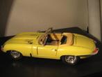 Jaguar "E" (1961 - geel - 1:18)    Bburago 1:18 - Nieuw, Hobby en Vrije tijd, Modelauto's | 1:18, Ophalen of Verzenden, Bburago
