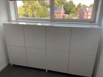 Ikea kasten wit met glazen plaat bovenop, Huis en Inrichting, Kasten | Dressoirs, Ophalen, Zo goed als nieuw, 25 tot 50 cm, 100 tot 150 cm