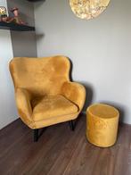 Okergele stoel en kruk/ bijzettafel van Leen Bakker, Huis en Inrichting, Stoelen, Ophalen, Overige kleuren, Hotel chique, Zo goed als nieuw