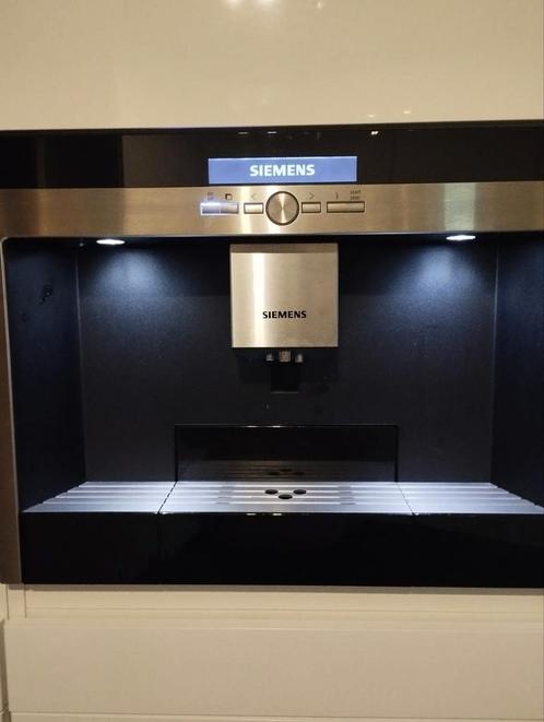 Siemens inbouw koffiemachine inclusief de inbouw behuizing, Witgoed en Apparatuur, Koffiezetapparaten, Zo goed als nieuw, Koffiebonen