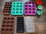 Siliconen bonbon mallen / vormen - hartjes / rond / repen, Ophalen of Verzenden, Gebruikt, Taarten of Cupcakes, Bakvorm