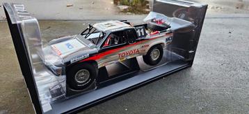 1:18 Toyota Trophy Truck #11 AutoArt  beschikbaar voor biedingen