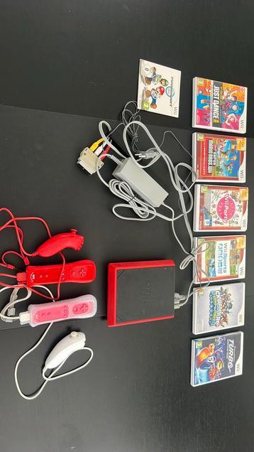 Nintendo Wii te koop met controlers en 7 spellen beschikbaar voor biedingen