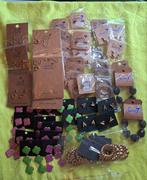 Partij 50 x sieraden oorbellen, ketting,  armband, Ophalen of Verzenden, Nieuw, Goud, Overige materialen