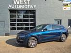 Maserati Levante 3.0 V6 AWD GranLusso NEDERLANDSE AUTO BOEKJ, Auto's, Maserati, Gebruikt, Euro 6, Blauw, 2084 kg