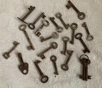 Brocante losse sleutels beschikbaar voor biedingen