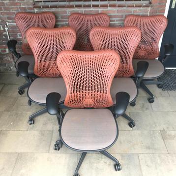 6 IZGS Bureaustoel Herman Miller Mirra full options rood beschikbaar voor biedingen