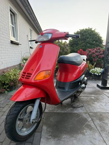 ⭐️Piaggio zip type 3 Nederlands Brom kenteken 8000 km⭐️ beschikbaar voor biedingen