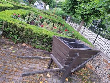 Kruiwagen voor in de tuin beschikbaar voor biedingen