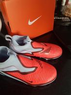 Nieuwe voetbalschoenen maat32 met scheenbeschwrmers en kouse, Maat XS of kleiner, Ophalen of Verzenden, Nieuw, Schoenen