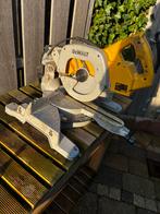 Dewalt afkortzaag defect, Doe-het-zelf en Verbouw, Gereedschap | Zaagmachines, Ophalen, Zo goed als nieuw, Afkortzaag, 30 tot 70 mm