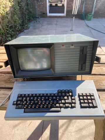 Vintage Kaypro 10 Usa portable computer beschikbaar voor biedingen