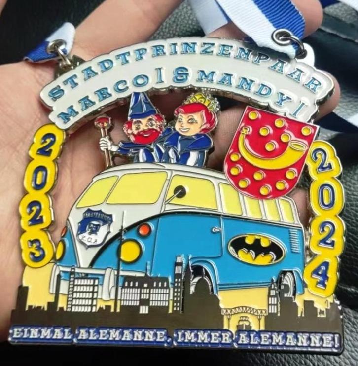 Medailles & Pins Carnavalsonderscheidingen, Kleding | Heren, Carnavalskleding en Feestkleding, Nieuw, Kleding, Carnaval, Overige maten