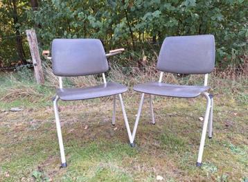 61 x Vintage Marko schoolstoelen cafestoelen stoelen horeca beschikbaar voor biedingen