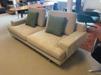 Showroom model van een Italiaanse design bank, Ophalen, Rechte bank, Stof, 200 tot 250 cm