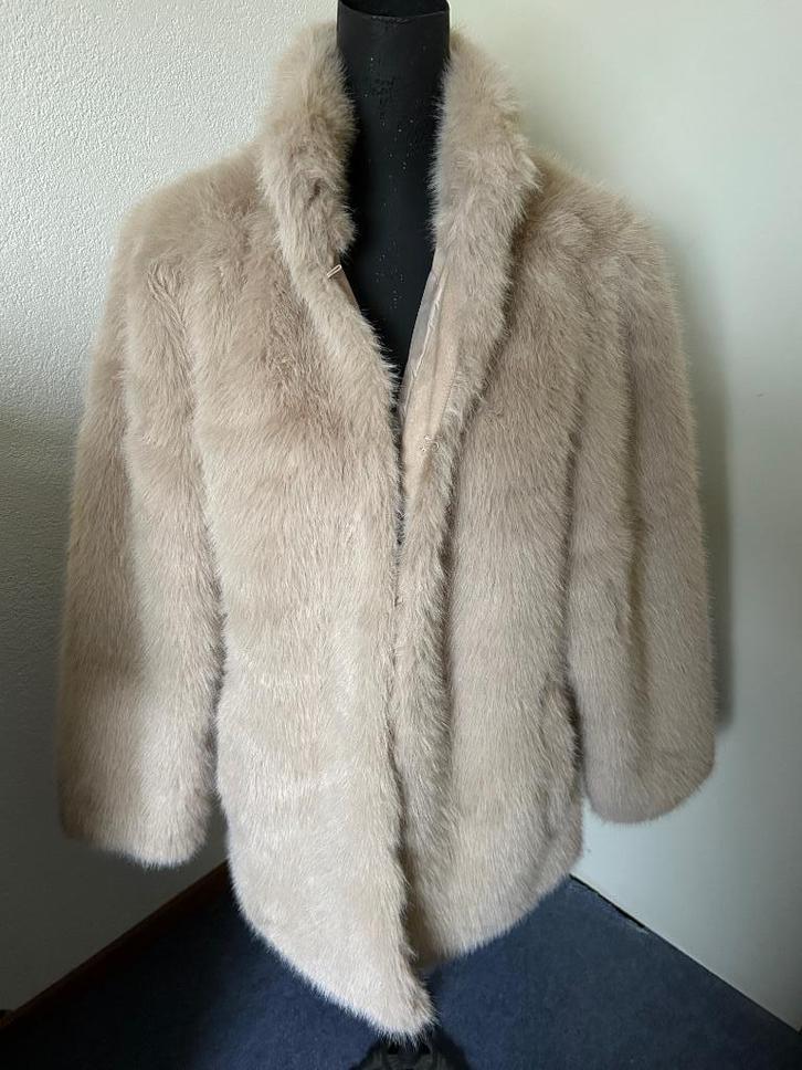 Soyaconcept beige fur jasje nieuw mt 42, Kleding | Dames, Jassen | Winter, Nieuw, Maat 42/44 (L), Beige, Ophalen of Verzenden
