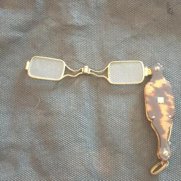 Antique Lorgnette beschikbaar voor biedingen
