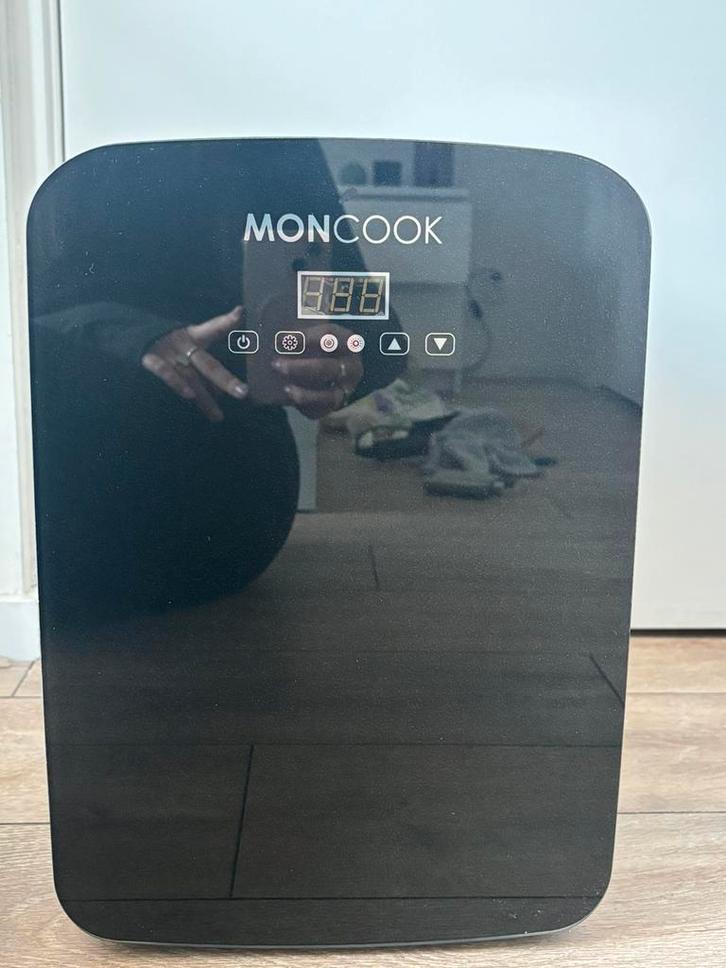 Moncook mini koelkast, Witgoed en Apparatuur, Koelkasten en IJskasten, Zo goed als nieuw, Zonder vriesvak, Minder dan 75 liter
