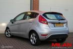 Ford Fiesta 1.4 Titanium AUTOMAAT NAP AIRCO DEALER ONDERHOUD, Auto's, Ford, Origineel Nederlands, Te koop, Zilver of Grijs, 5 stoelen