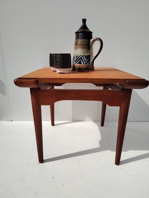 Bijzettafel, Huis en Inrichting, Kasten | Ladekasten, Gebruikt, Minder dan 100 cm, 50 tot 100 cm, 25 tot 50 cm, Teakhout, Ophalen of Verzenden