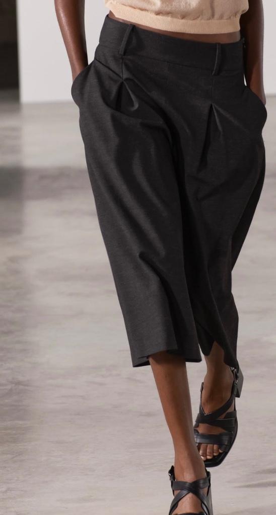 Zara grijze bermuda/ culotte  maat XS nieuw, Kleding | Dames, Broeken en Pantalons, Nieuw, Maat 34 (XS) of kleiner, Grijs, Ophalen of Verzenden