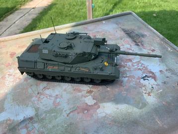 Leopard schaal 1:35 gebouwd beschikbaar voor biedingen