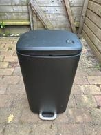 Zwarte softclose 30l pedaalemmer prullenbak, Ophalen, 50 tot 75 cm, 40 liter of meer, Zo goed als nieuw