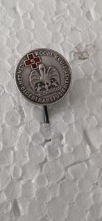 Het Ned. Roode Kruis Bloedtransfusiedienst met cijfer 5, Verzamelen, Speldjes, Pins en Buttons, Ophalen of Verzenden, Gebruikt